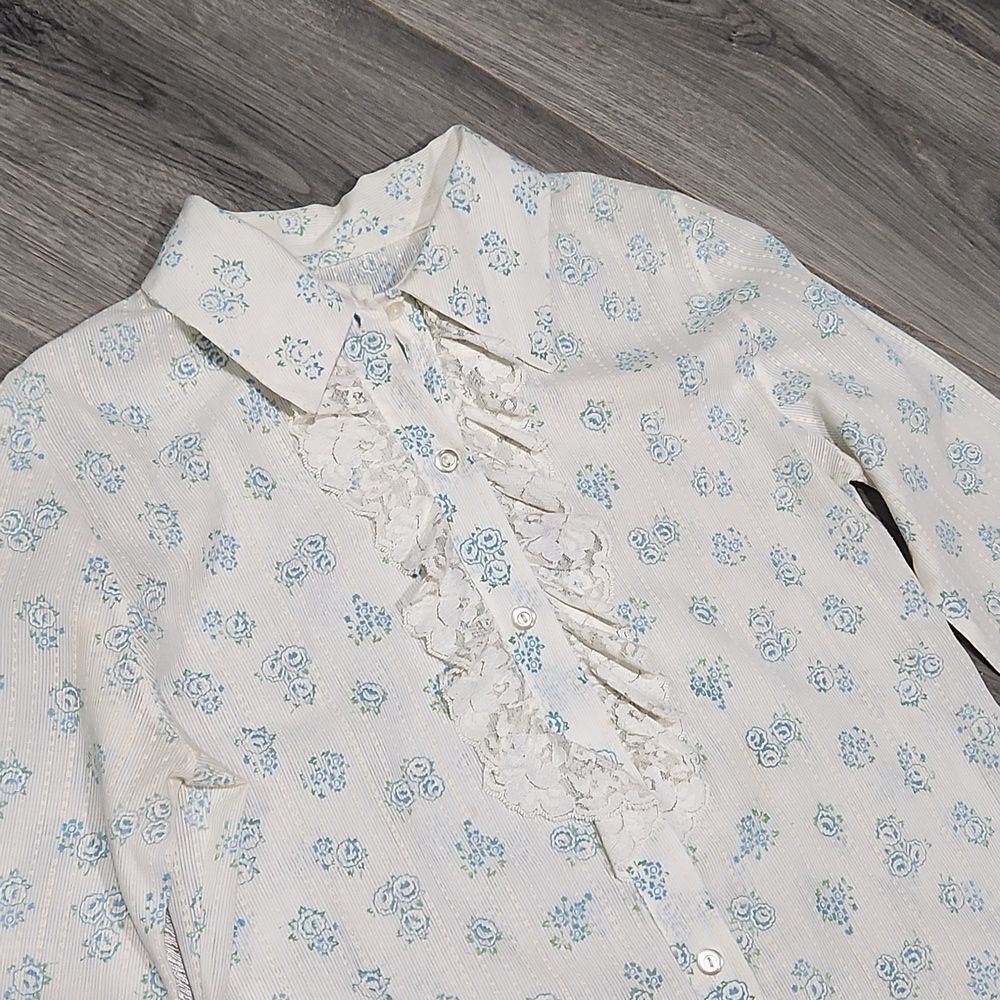 Vintage 70's Boho Lace Button Down Front Top